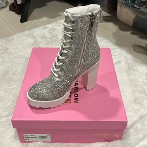NIB Steve Madden x Winnie Harlow Lisa Love Rhinestone size 6.5